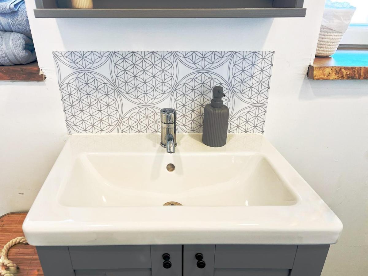 Saint-Genix-sur-Guiers Studio Chic Au Style Retro Moderne מראה חיצוני תמונה